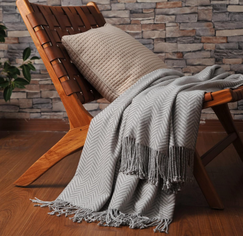 Luxury Silk Throw Blanket 🖤 Soft & Lightweight Woven Silk with Handmade Fringes – Cozy and Breathable Accent for Sofa, Bed & Living Room, Perfect Gift for Holidays & Special Occasions