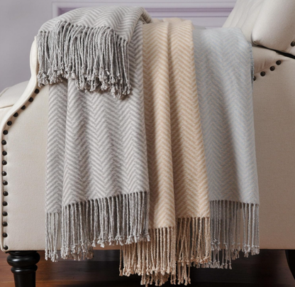 Luxury Silk Throw Blanket 🖤 Soft & Lightweight Woven Silk with Handmade Fringes – Cozy and Breathable Accent for Sofa, Bed & Living Room, Perfect Gift for Holidays & Special Occasions
