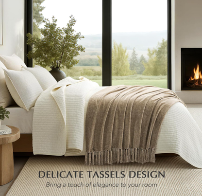 Soft Chenille Throw Blanket 🖤 Cozy Lightweight Woven Knit with Tassels – Stylish All-Season Sofa, Bed & Travel Blanket, Perfect Gift for Home & Holidays