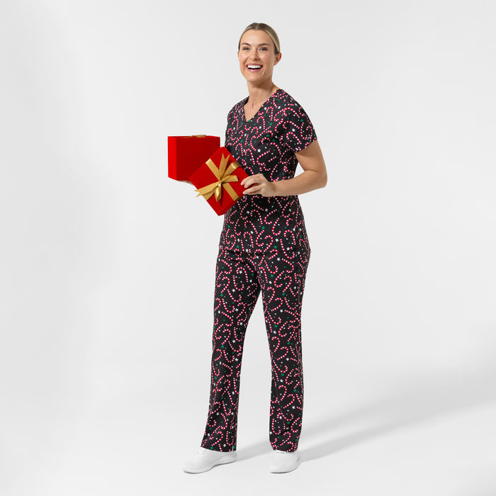 Women's 1-Pocket Tuck-in Print Scrub Top - Christmas Scrub set